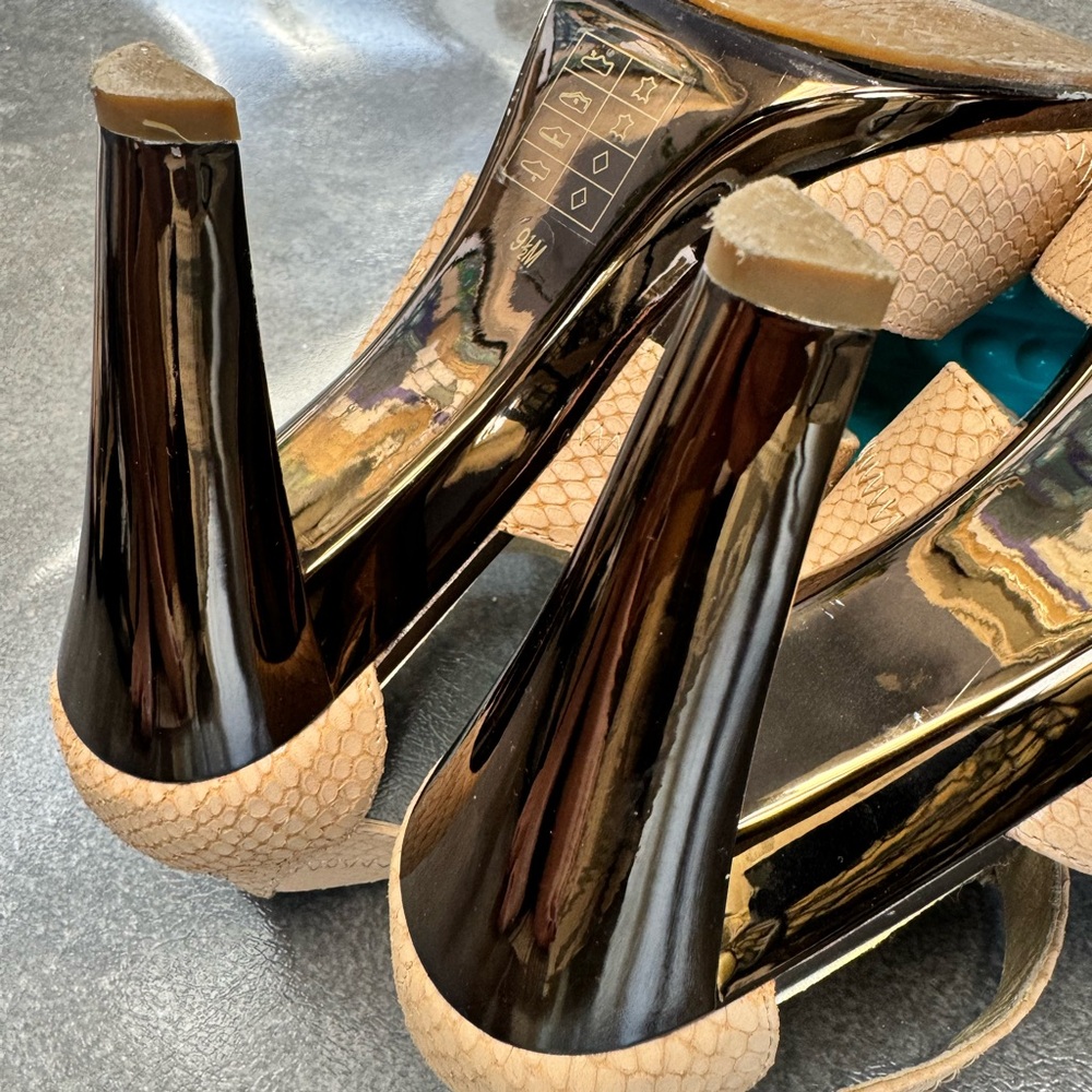 Michael Kors Textured Snake skin Faux Zipper Top Stiletto 4 inch Heels Size 9.5 - Picture 3 of 4